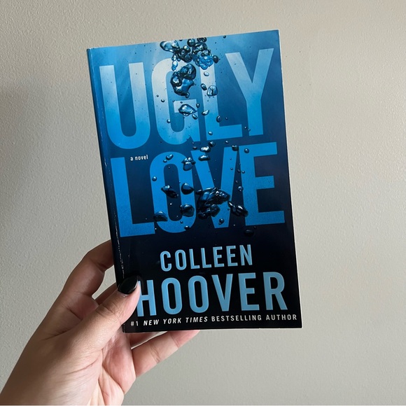 Book - Ugly Love by Colleen Hoover - Picture 4 of 4
